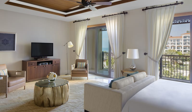 middle-east-holidays-abu-dhabi-st-regis-saadiyat-island-resort-hotel-St-regis-suite